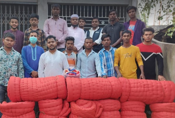বানিয়াচংয়ে যুবকদের উদ্যোগে কম্বল বিতরণ